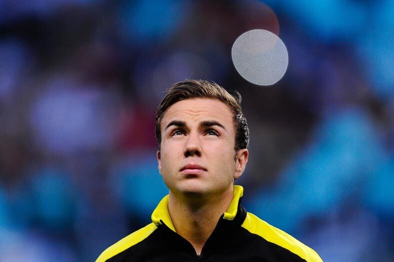 Revelado nas categorias de base do clube, Mario Götze conquistou dois títulos alemães com o Borussia e se transformou no grande xodó da torcida, considerada uma das mais apaixonadas do planeta. A lua de mel, no entanto, chegou ao fim em maio deste ano