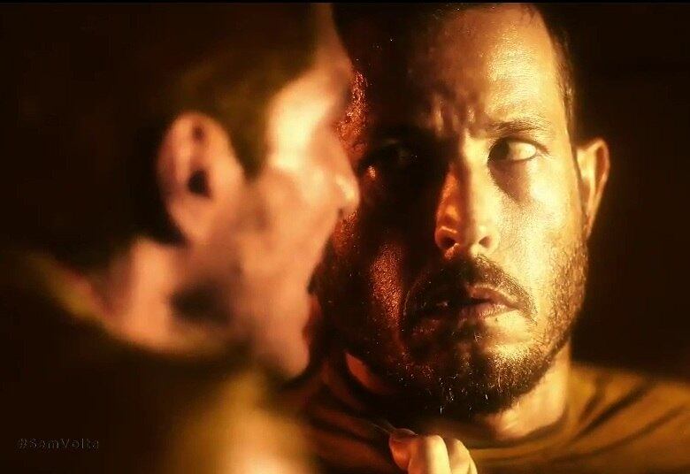 Sob ameaças, ele teve que ouvir a "comemoração" de Veredas pelo que acabara de fazer 