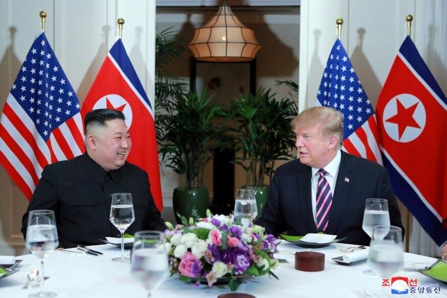 Kim e Trump jantaram juntos em Hanói na quarta (27)