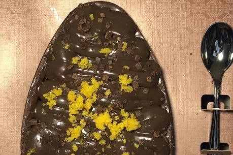 Ovo de Páscoa de bolo de cenoura é tendência da festividade