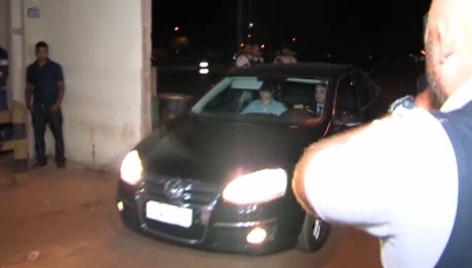 Político deixou prisão sem falar com a imprensa