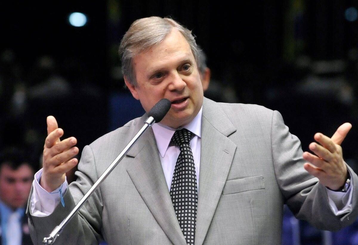 O jingle do ex-senador Tasso Jereissati (PSDB) também está disponível. Na tentativa de voltar para o Senado, Tasso aposta em um forró que diz "a gente quer Tasso de novo, o melhor para o Ceará". Escute aqui
