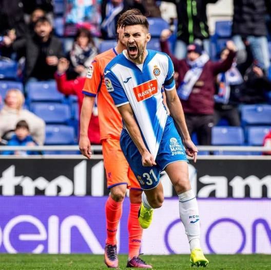 Pelo Campeonato Espanhol, o Espanyol venceu o Granada por 3 x 1 e soma 26 pontos se aproximando da zona de classificação para competições continentais