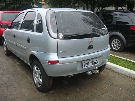 DH gosta de carros compactos e já teve um Chevrolet Corsa (foto) e um Volkswagen Polo. O carro que ele tem hoje em dia, contudo, tem mais "presença"

Saiba tudo sobre carros! Acesse www.r7.com/carros
