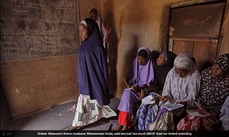 Maimuna foi salva de um
destino pior por Saadatu Aliyu, que transformou uma antiga casa em uma escola para
meninas divorciadas.

Na Escola Tattalli Free, que se
mantém com doações particulares, cerca de 25 meninas se reúnem para ter, por
exemplo, aulas de costura. Alguns bebês engatinham por perto, pois há meninas que
chegam grávidas à escola.

“Ninguém sabe ao certo quantos milhares de meninas
estão nesta condição”, diz Aliyu. “É por isso que há tantas prostitutas,
algumas muito jovens, no norte do país”

Além disso, as meninas não possuem nenhuma
educação sexual e não têm a menor ideia do que pode acontecer na cama. Maimuna diz que não foi
avisada do que poderia acontecer, nem mesmo por suas amigas casadas

