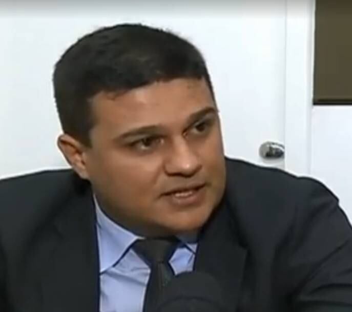 O
advogado do namorado de Renata conversou com a Rede Record sobre o que teria
acontecido minutos antes da morte da campeã fitness. O médico, companheiro de
Renata, estava com ela no momento da tragédia