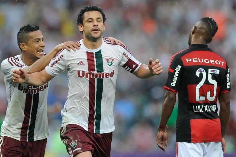 Quando
jogava pelo Cruzeiro, o atacante marcou 14 
vezes em apenas 9 partidas, consagrando-se o maio artilheiro de uma
única copa do Brasil. Já defendendo o Fluminense, Fred foi o goleador máximo do
Campeonato Carioca de 2011, com 10 gols, e do Brasileirão de 2012 com 20 gols