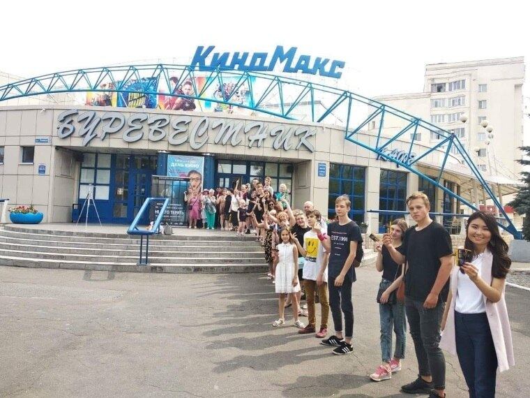 Na cidade de Vladimir, a 200 quilômetros de Moscou, o cinema registrou filas que saíam do prédio e iam até a rua