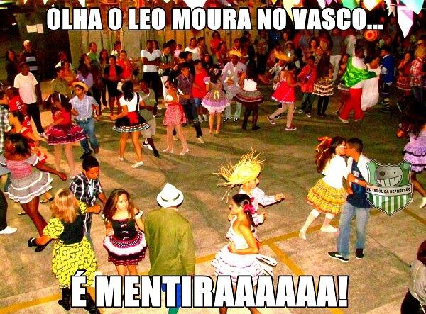 Em clima de festa junina, Léo Moura aproveitou para brincar com o Vascão