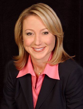 Belinda Stronach foi membro do parlamento do Canadá entre 2004 e 2008. Belinda também já trabalhou como ministra de Recursos Humanos e Desenvolvimento de Habilidades. Belinda é conhecida também por rumores de que ela teria namorado vários jogadores de hockey, o maior esporte no país