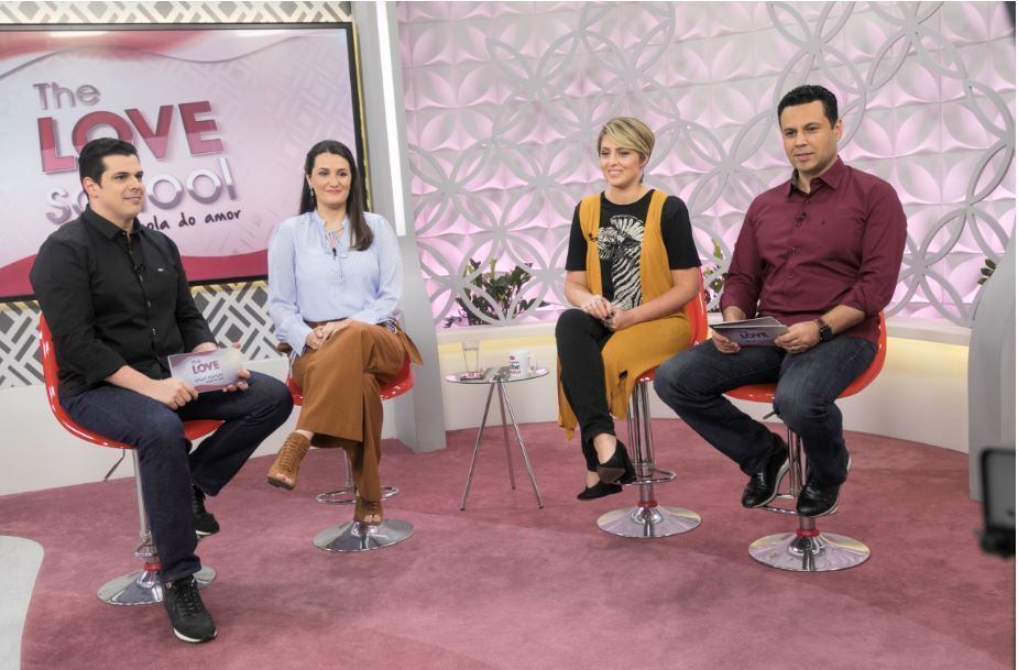 Carlos e Cíntia Cuccato e Renato e Cristiane Cardoso abordam o tema "Se nos Amamos, Por que Brigamos?"