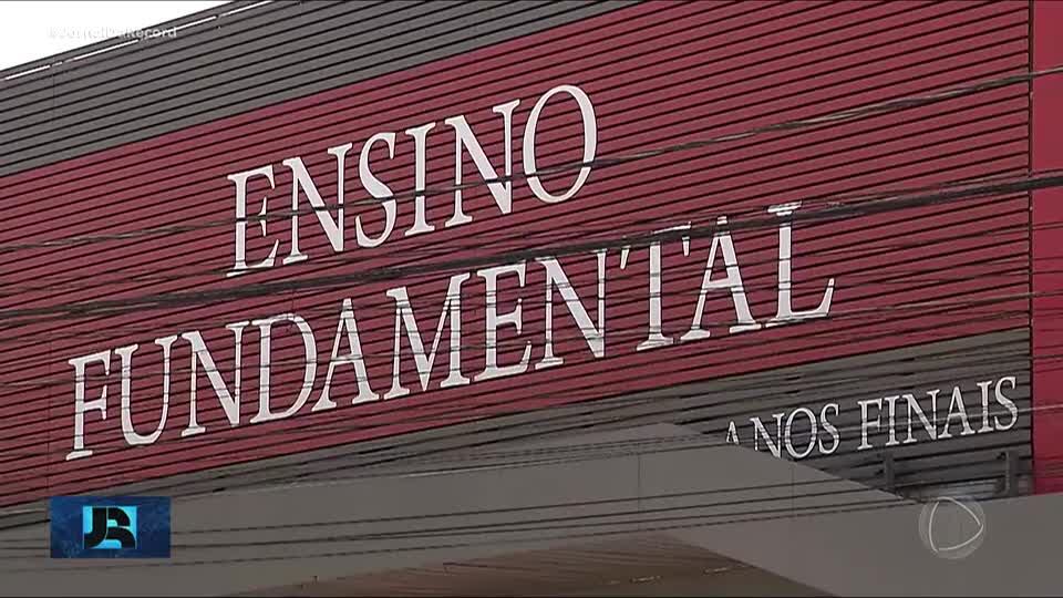 Homem invade palco e agride criança de quatro anos durante apresentação em escola de Brasília