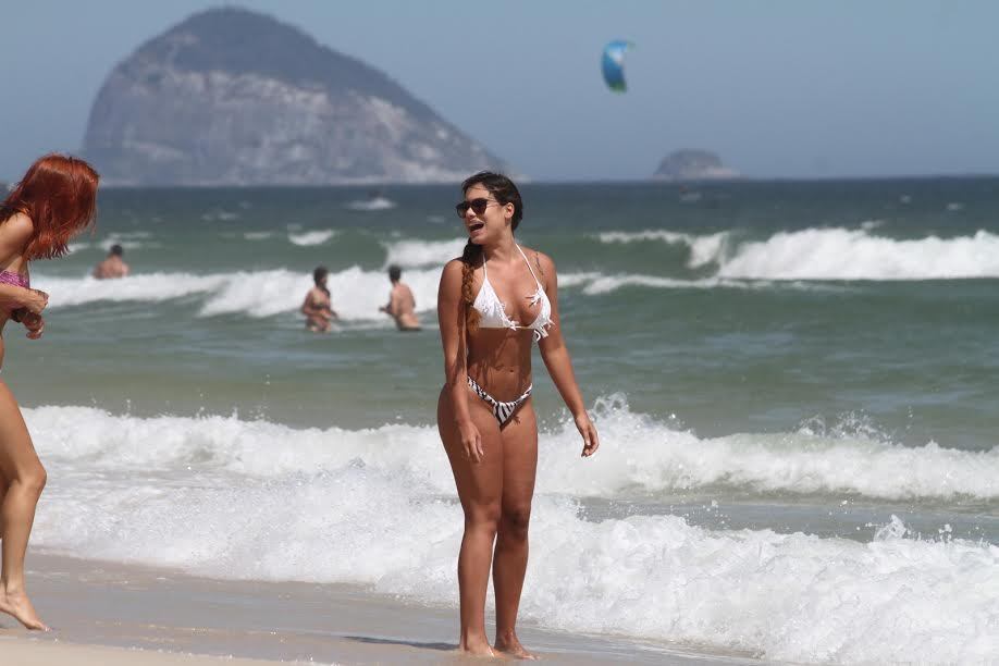 Ela estava com biquíni bem pequeno