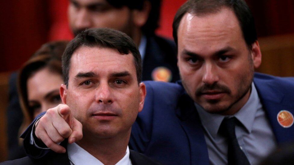 Flavio e Carlos Bolsonaro, em foto de 2018