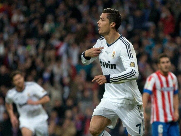 

Já o rival Real Madrid, também da Espanha, é o terceiro
clube mais valioso do mundo. A equipe do astro português Cristiano Ronaldo vale
aproximadamente 1.242 bilhão de reais

