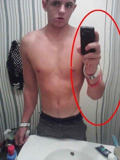 Qualquer pessoa pode usar Photoshop, mas apenas os burros deixam os rastros da edição no ar