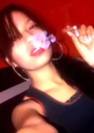 "Jovens, bonitas e irresponsáveis", as assassinas, que postam fotos nas redes sociais, compõem os esquadrões nos principais carteis criminosos e operam em grupos de três ou quatro. Deixaram o papel de mães ou a busca do sucesso legítimo para serem cruéis matadoras de rivais