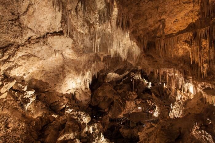 Localizado nas Filipinas, o Parque Nacional do Rio Subterrâneo de Puerto Princesa fica a nordeste da ilha. A caverna é usada pelo governo local como ponto turístico desde 1992