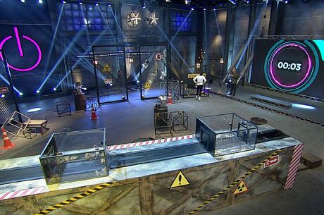 Na prova, mulheres precisam salvar os maridos