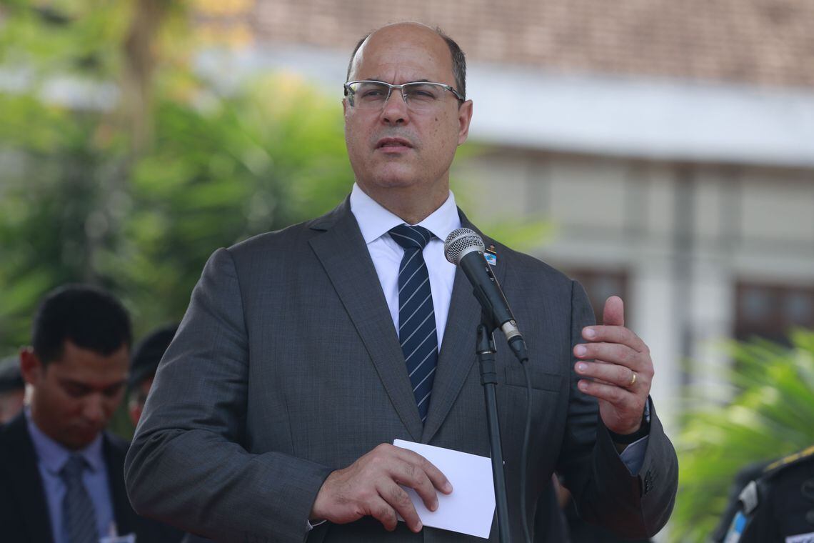 Wilson Witzel entregou propostas a Rodrigo Maia