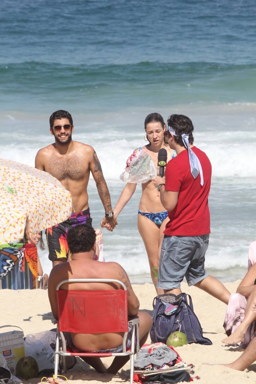 Vesgo queria saber sobre a foto em que ela aparece nua na banheira. Ela, claro, não gostou nada do assunto