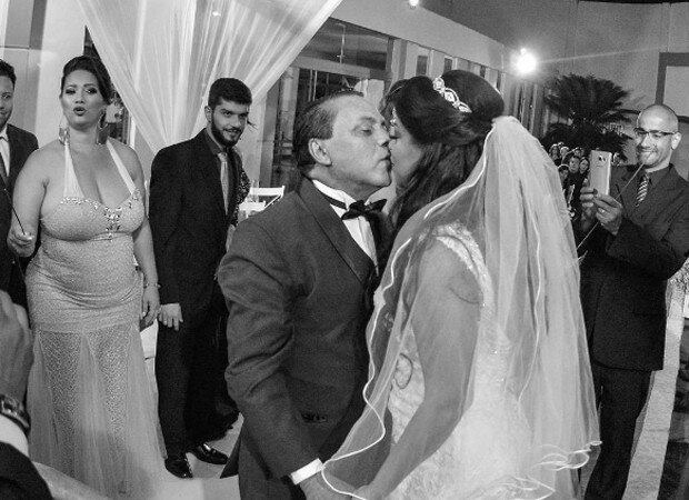 A ex-sister afirmou que o casamento foi a realização de um sonho. "Já pode beijar a noiva. Esperei mais de 20 anos por esse momento. Valeu a muito a pena", escreveu