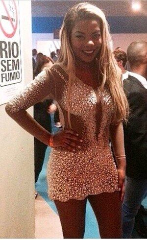 Ludmilla brilhou com 30 mil pérolas