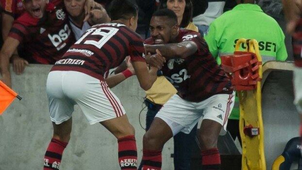 Veja outras imagens de Gerson pelo Flamengo