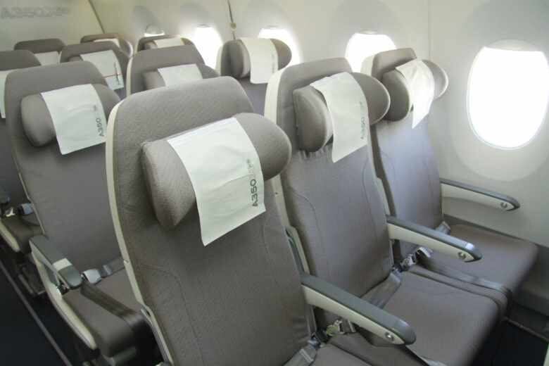 Além disso, os sistemas de controle de ar são renovados a
cada três minutos, o que proporciona um ambiente sem corrente e mais agradável