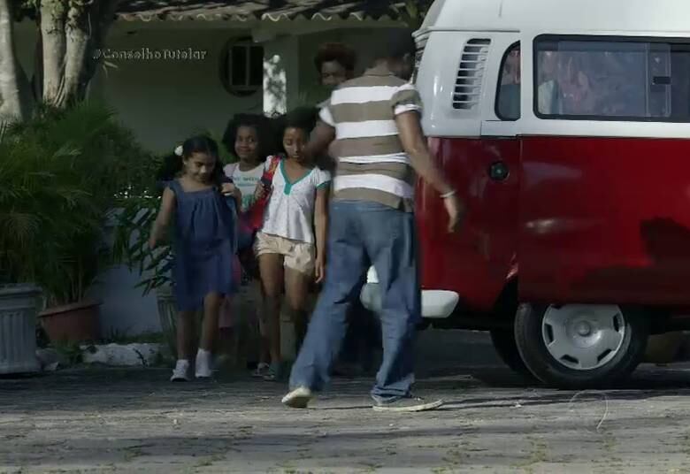 Sem opções, Itamar toma uma decisão radical e decide fugir com Daiane e o resto da família para um lugar bem longe do Rio. Sereno vê Itamar fugindo, mas decide não fazer nada, pois ali há um amor verdadeiro