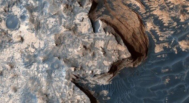 Busca se concentrará em área antiga da superfície do planeta