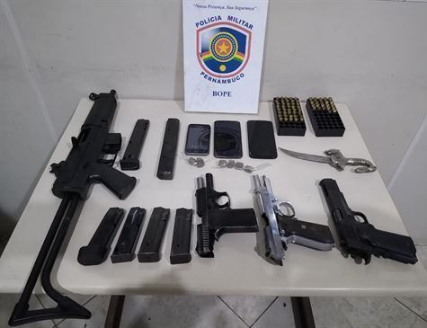 De acordo com informações preliminares da polícia, ele é apontado como chefe do tráfico e mandante de homicídios na região