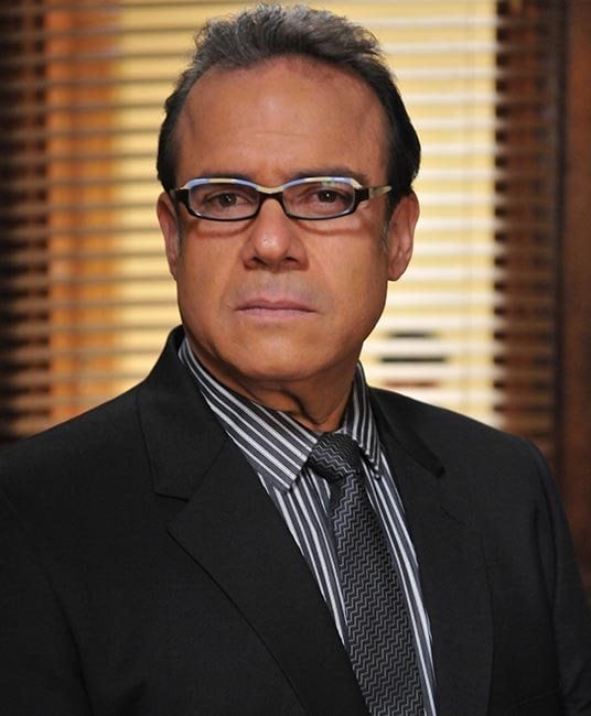 ─ Há 18 meses, iniciei um processo de
mudança
nas refeições,
aliado às
atividades. Caminhadas, natação,
alongamento e meditação
fazem parte da minha rotina diária

+ Rico diz que está revoltado com a política brasileira. Assista!
+ Carla Diaz e Bernardo Falcone se divertem nos bastidores 
+ História de amor interrompida! Entenda a relação entre o governados Guido e Dora

