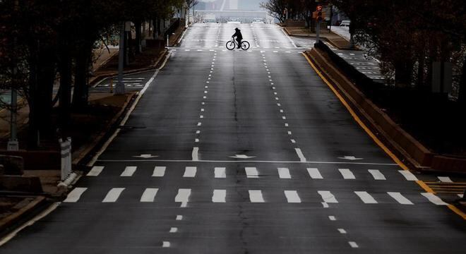 Estado de Nova York registrou 70 mortes a menos que no dia anterior