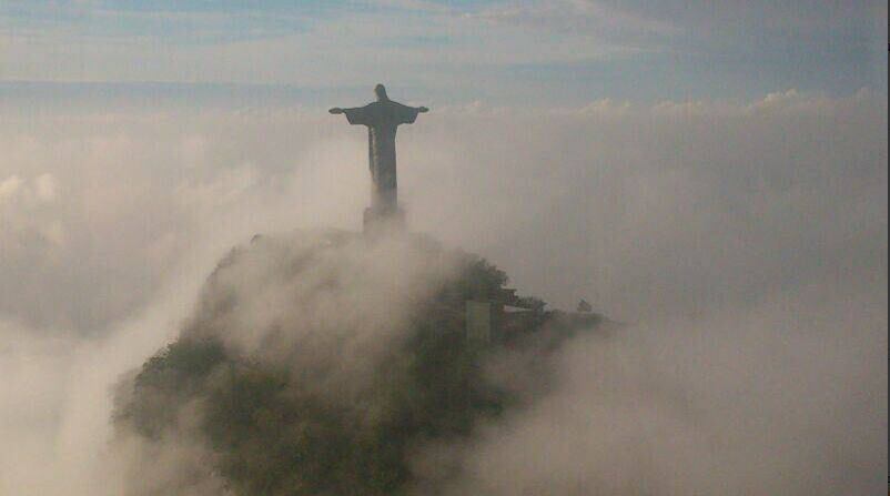 Aeroportos do Rio foram fechados devido ao nevoeiro que atinge a cidade nesta terça