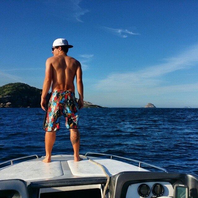 Thiago deverá ter várias sequências em que vai aparecer de sunga, mas, segundo a colunista Patrícia Koguth, isso não preocupa o ator.

— Se for em prol da cena, não vejo problema. Eu fico um pouco tímido, mas
meu personagem é um acrobata, não tem como fugir disso.
