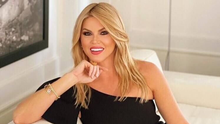 Val Marchiori recebe críticas após comentário preconceituoso sobre o Nordeste

A socialite foi a um famoso parque aquático em Fortaleza, no Ceará, e disparou várias ofensas ao público local. Val se referiu aos frequentadores do estabelecimento como pobres, feios e gordos. "Nojento demais", afirmou. Após os comentários viralizarem nas redes, ela foi muito criticada. Em vídeo, a influencer se pronunciou alegando calúnia e difamação. "Tive uma má experiência no parque aquático, só isso", explicou. Em nota oficial, a assessoria do parque repudiou o preconceito e julgamento. 