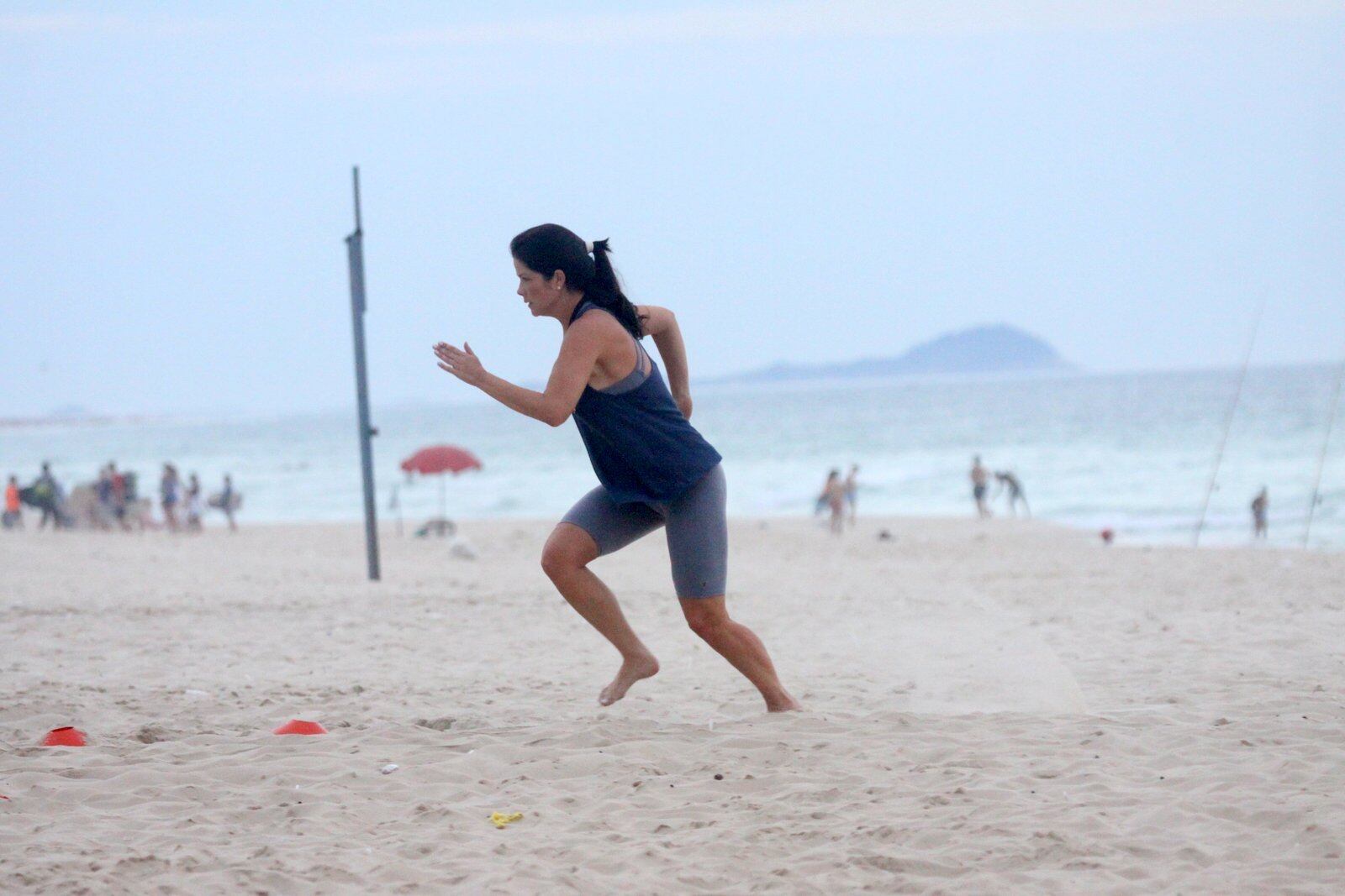 Fernanda Souza e Samara Felippo malhando juntas nesta segunda-feira (29), no Rio de Janeiro