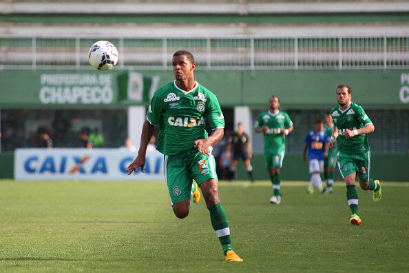 Artilheiro! Bruno Rangel teve uma carreira de gols interrompida. Ele deixou dois filhos pequenos e uma marca incrível: é o maior artilheiro da história da Chapecoense, como 77 gols marcados