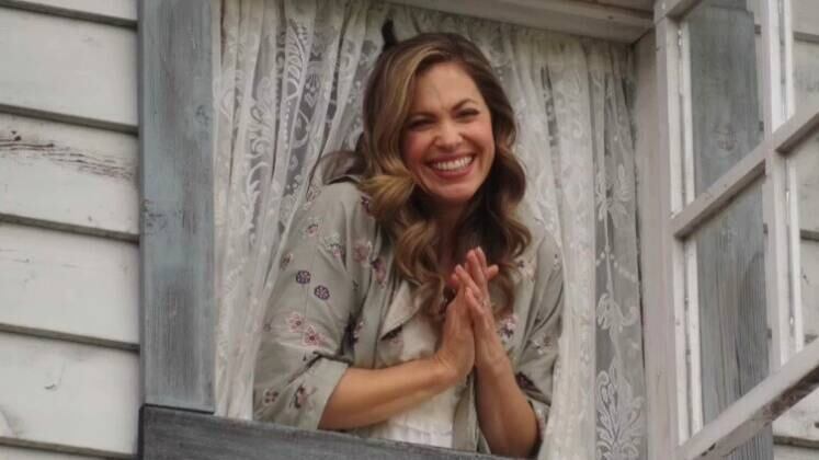 A reação do marido fez Rosemary se emocionar. Do alto da janela, ela declarou seu amor por Lee: "Eu te amo".