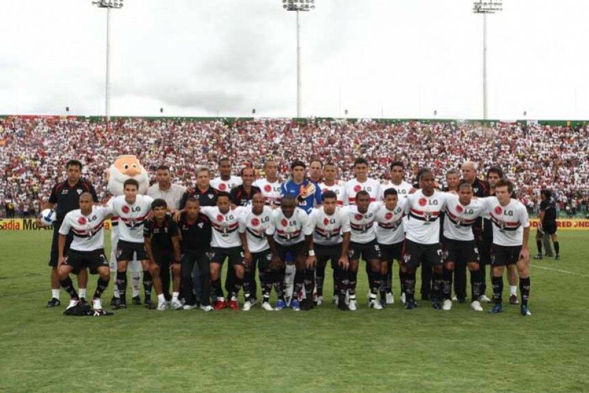 Em 2006, o São Paulo, campeão daquele ano, liderava com folga o Brasileirão. O Tricolor Paulista tinha 73 pontos até a 35ª rodada, enquanto o vice-líder Internacional somava 6