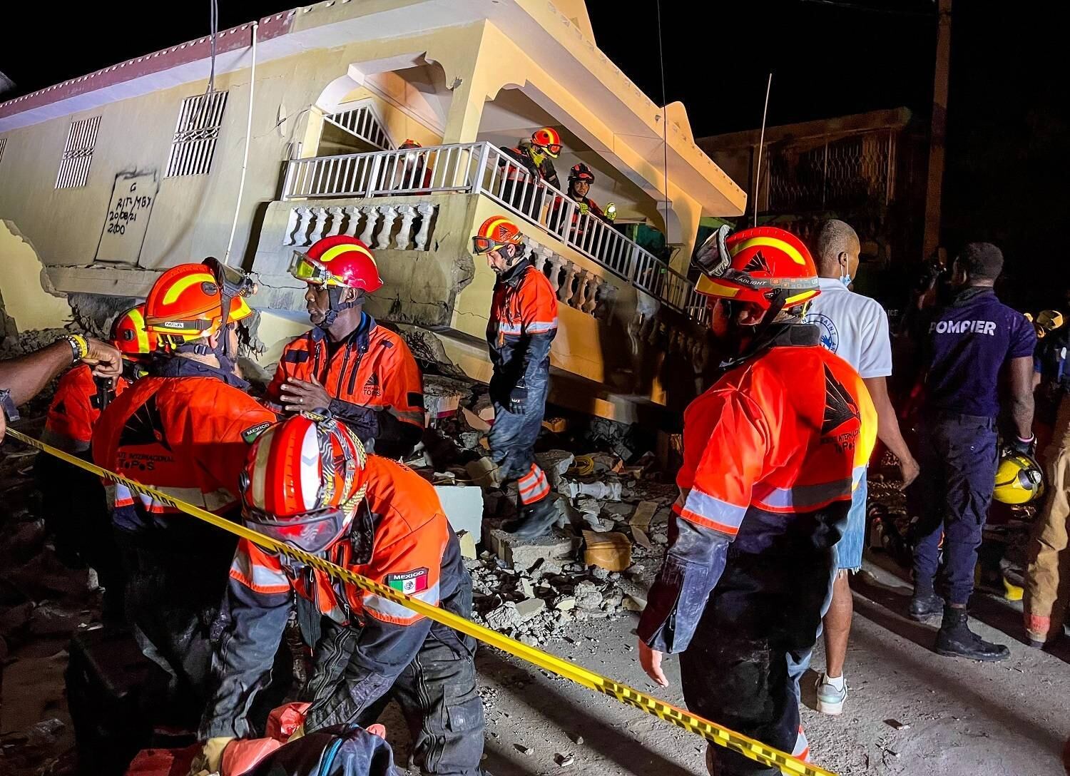 Equipes de resgate no Haiti