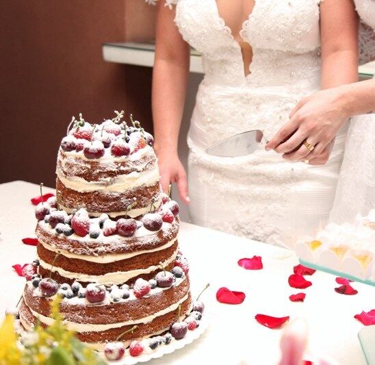 O bolo de casamento de Angélica Morango e Rabyta