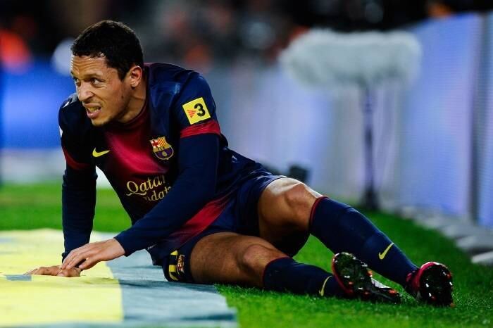 Adriano, do Barcelona, também é mais um dos que lutam por uma vaga de suplente no banco da seleção. Como Marcelo é titular do time, ainda existe esperança no jogador do clube espanhol....