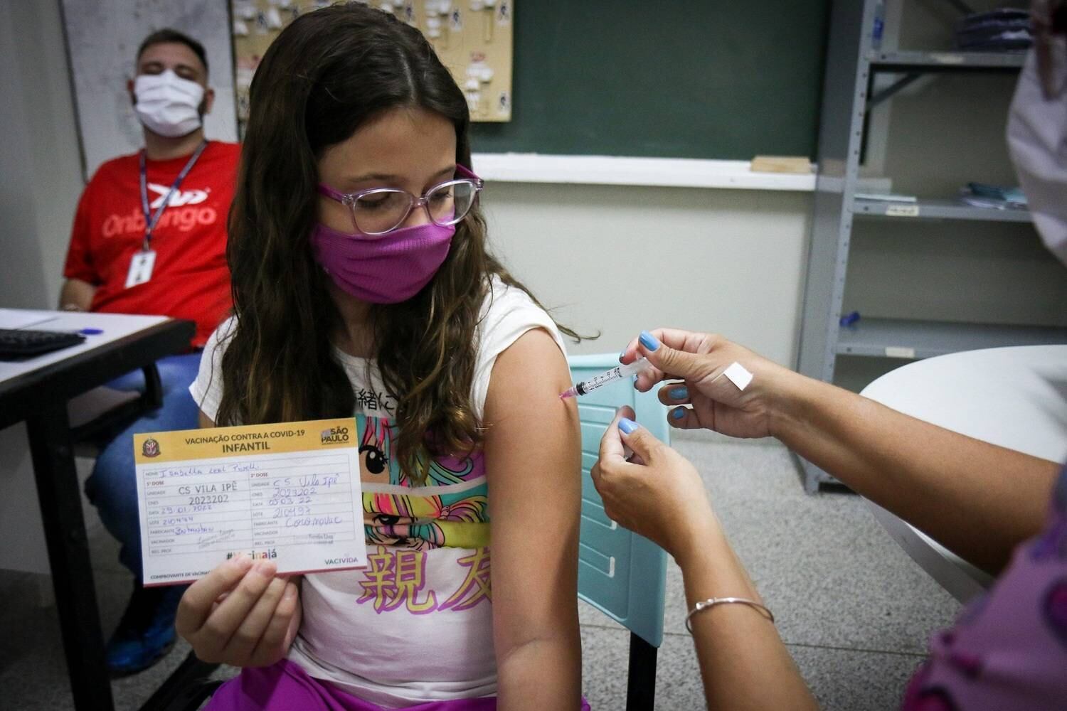 Autores salientam importância da vacinação infantil contra a Covid-19