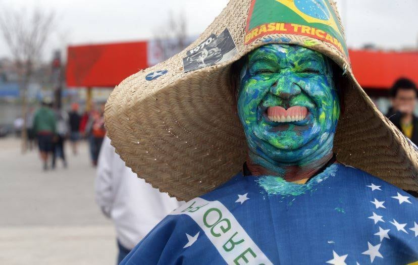 Torcedor carismático, Aristóteles também marca presença na partida inaugural
