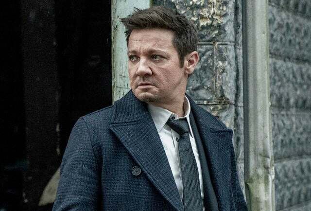 Jeremy Renner em O Dono de Kingstown