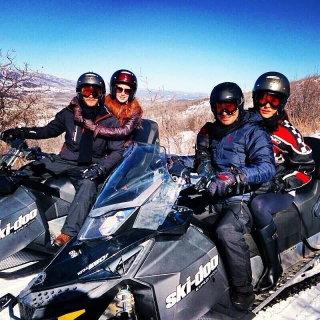 Mais um clique do quarteto se divertindo em meio a neve