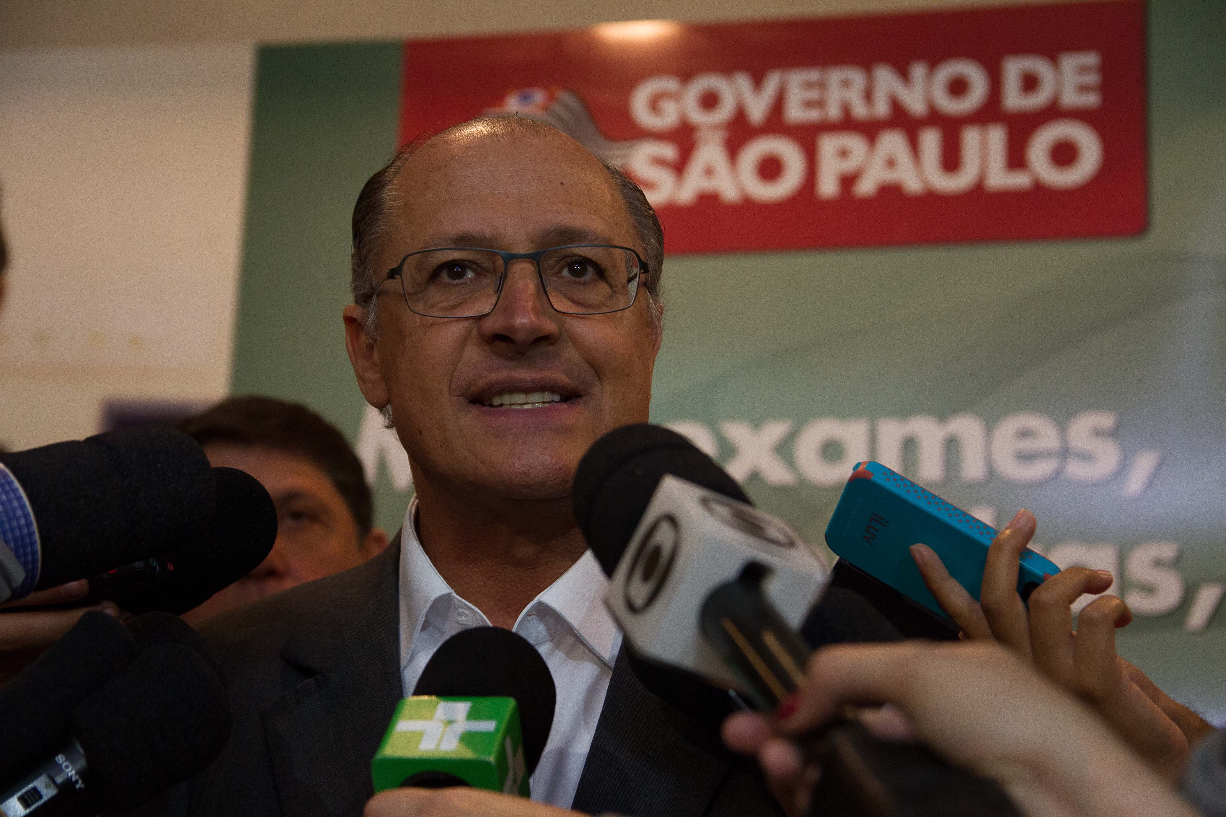Governador previu fim de carceragens masculinas em agosto de 2013