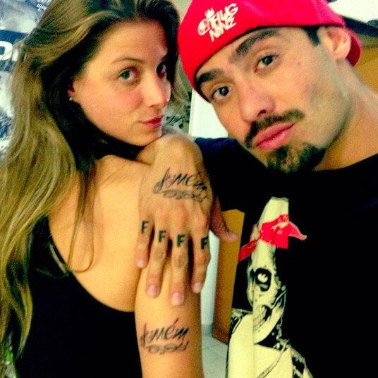 Em setembro de 2014, a ex-bailarina do Faustão Angela Sousa e o namorado, o ex-BBB Yuri Fernandes, estavam em um hotel em Maceió. Angela veio a público dizer que apanhou do namorado, mostrando até os hematomas nas redes sociais. Ela chegou a denunciar Yuri. O ex-BBB, por sua vez, também declarou que foi agredido pela namorada
